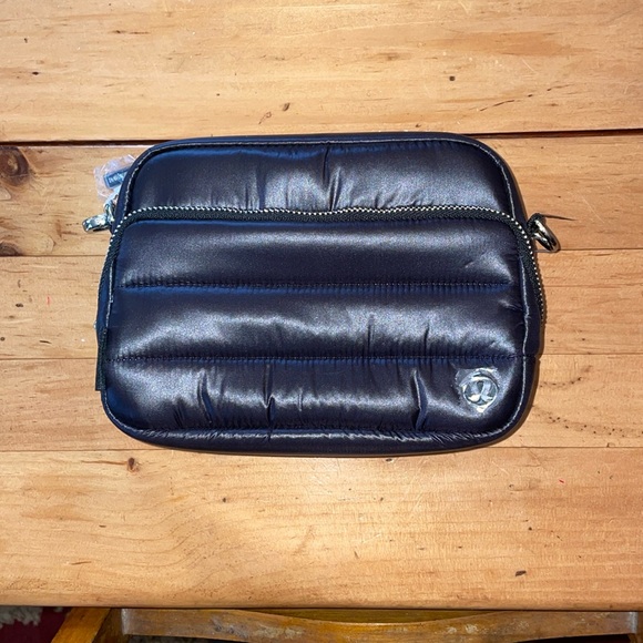 NWT- Everywhere Crossbody- 2L- Black Wanderpuff- W/Crossbody Strap - Picture 3 of 13